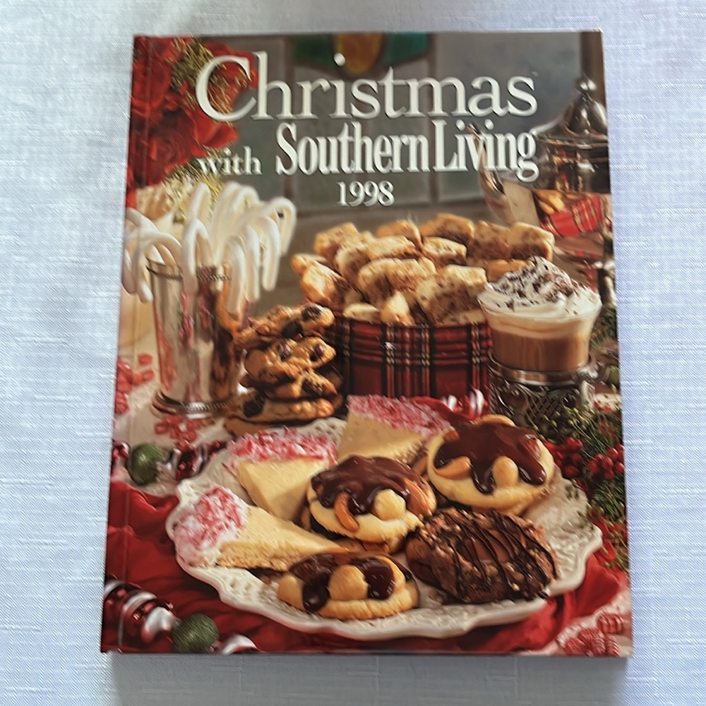 SOUTHERN LIVING CHRISTMAS 1998 - Picture 5 of 12